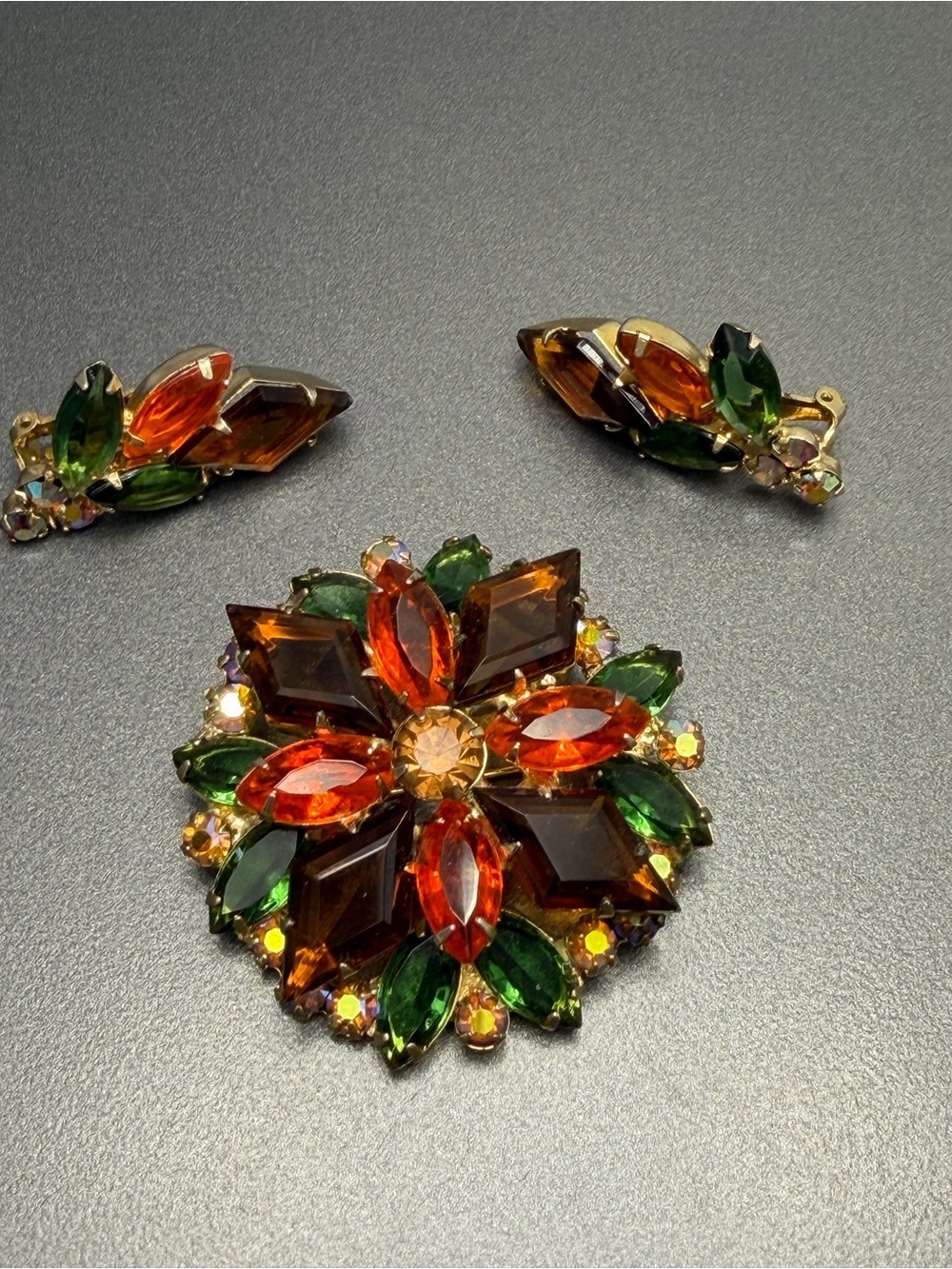 Vintage Juliana Green and Amber Crystal Floral Brooch with Matching Clips